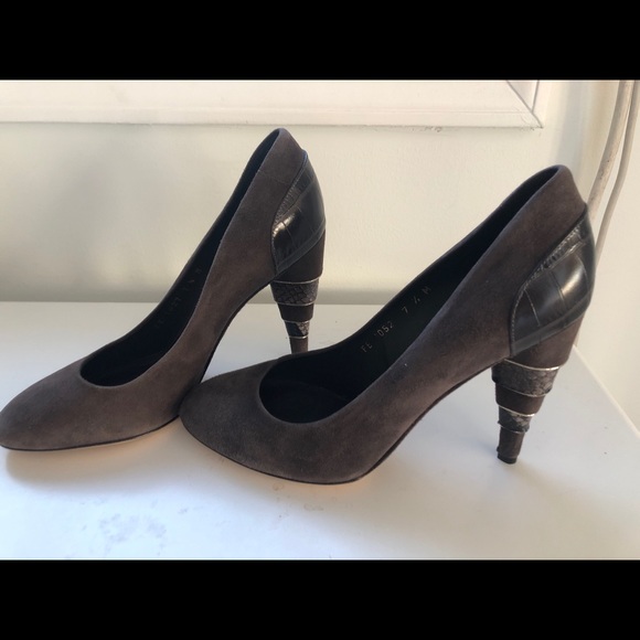 Ferragamo Suede Pump python embossed Heel - Picture 4 of 8